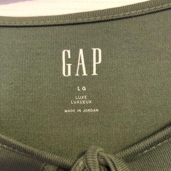 Gap sage green short-sleeved top - Picture 3 of 5